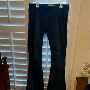 Free People Flared Jeans. Size 27